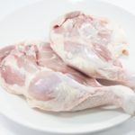 鶏もも肉の骨の取り方と上手な外し方。切り方のコツを覚えれば簡単！